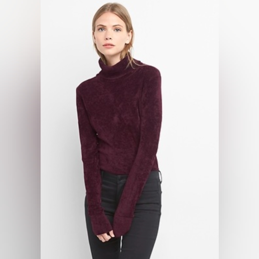 GAP Velour Turtleneck 🐢 Sweater - Size S